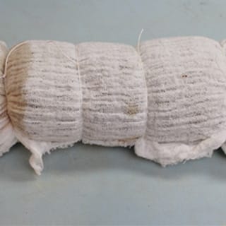 amarre el envuelto con hilo cáñamo