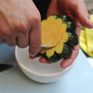 Saque el relleno o pulpa