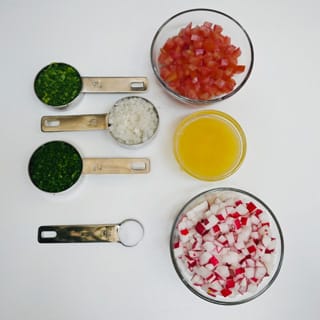 Ingredientes salpicón rábanos