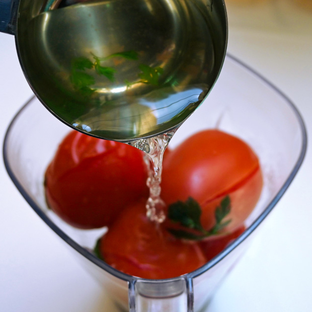 Para moler chiltomate