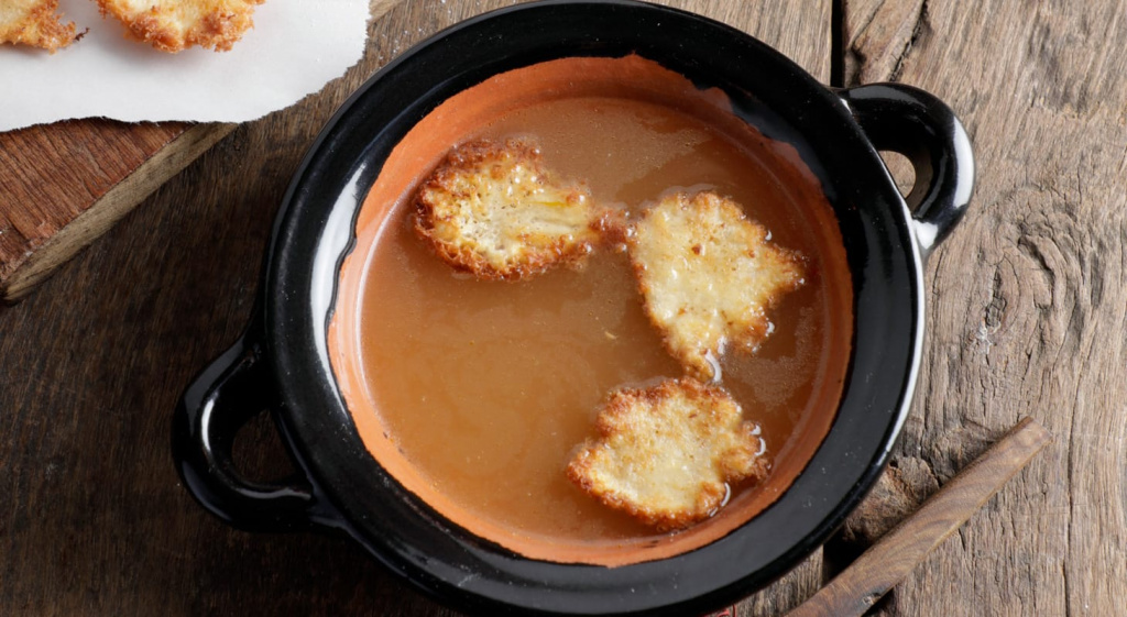 Historia de la Sopa Reina o Sopa de Gotas de Harina