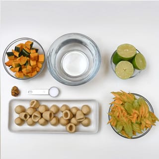 Sopa-de-Joroches-y-Flores-de-Calabaza