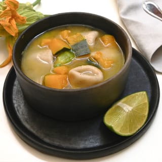Sopa-de-Joroches-y-Flores-de-Calabaza